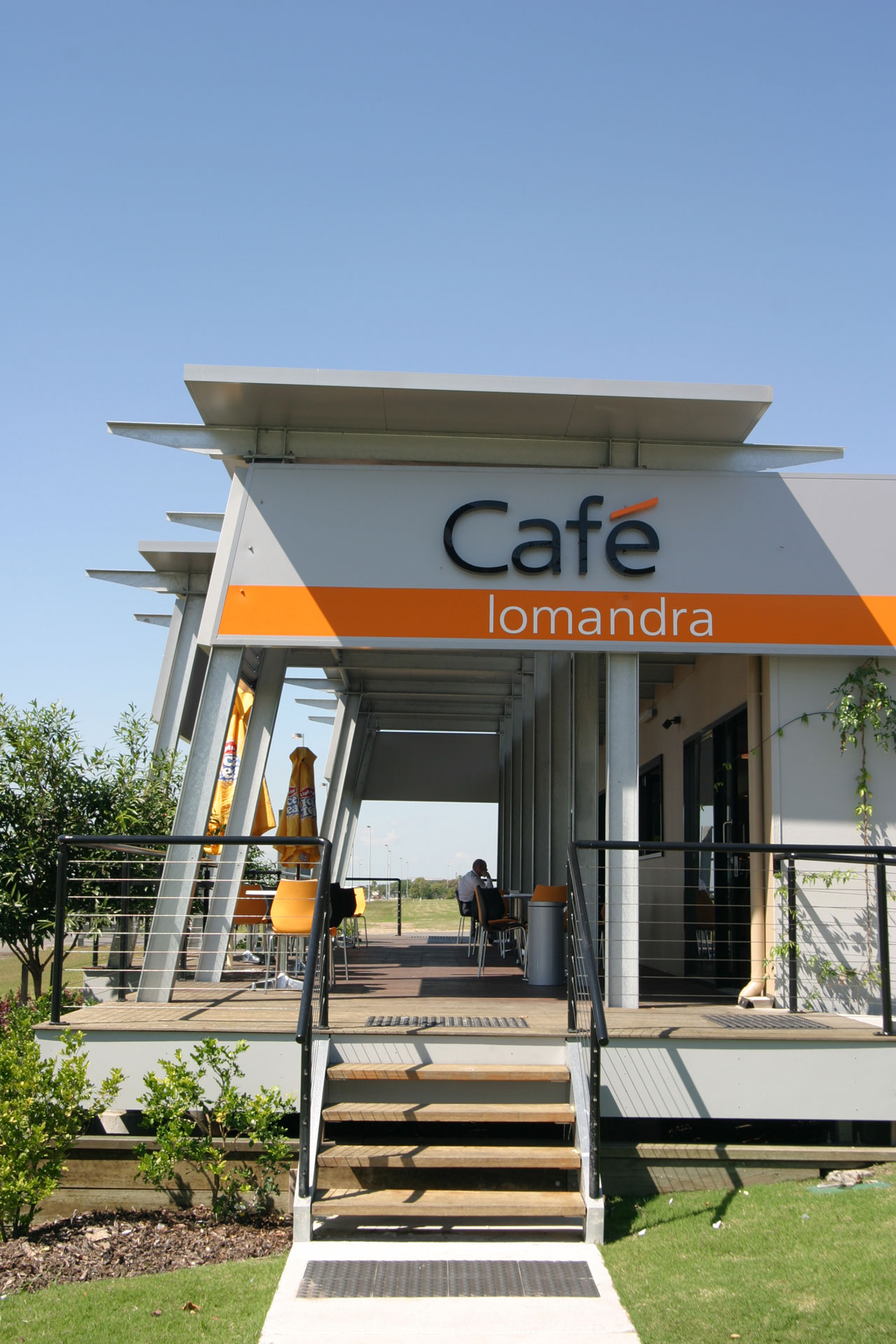 Cafe Lomandra
